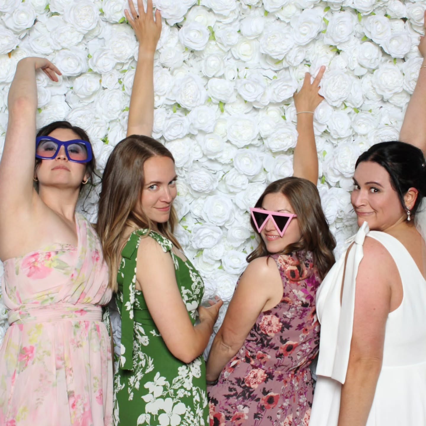 In love with this beautiful couple!
Erynn + Zack = #ezlove
Angel Rose Backdrop for Rent
@erynn.mags @z_farrell @whiteaspencrative @gwynrider @posie_shoppe @juliadukephoto @curated_eventrentals @swigandstone @twistedpeachmobieebar @fliplopsunds @moments.of.forever @crumb_cakery @adventureboxphotobooth @central_oregon_wedding_assoc @pnw_wed
#love #backdropsforrent #photobooth #weddings #eventplanner #photos #bride #oregonphotobooth #ezlove #beautifulbride #whiteroses #allsmiles #entertainment