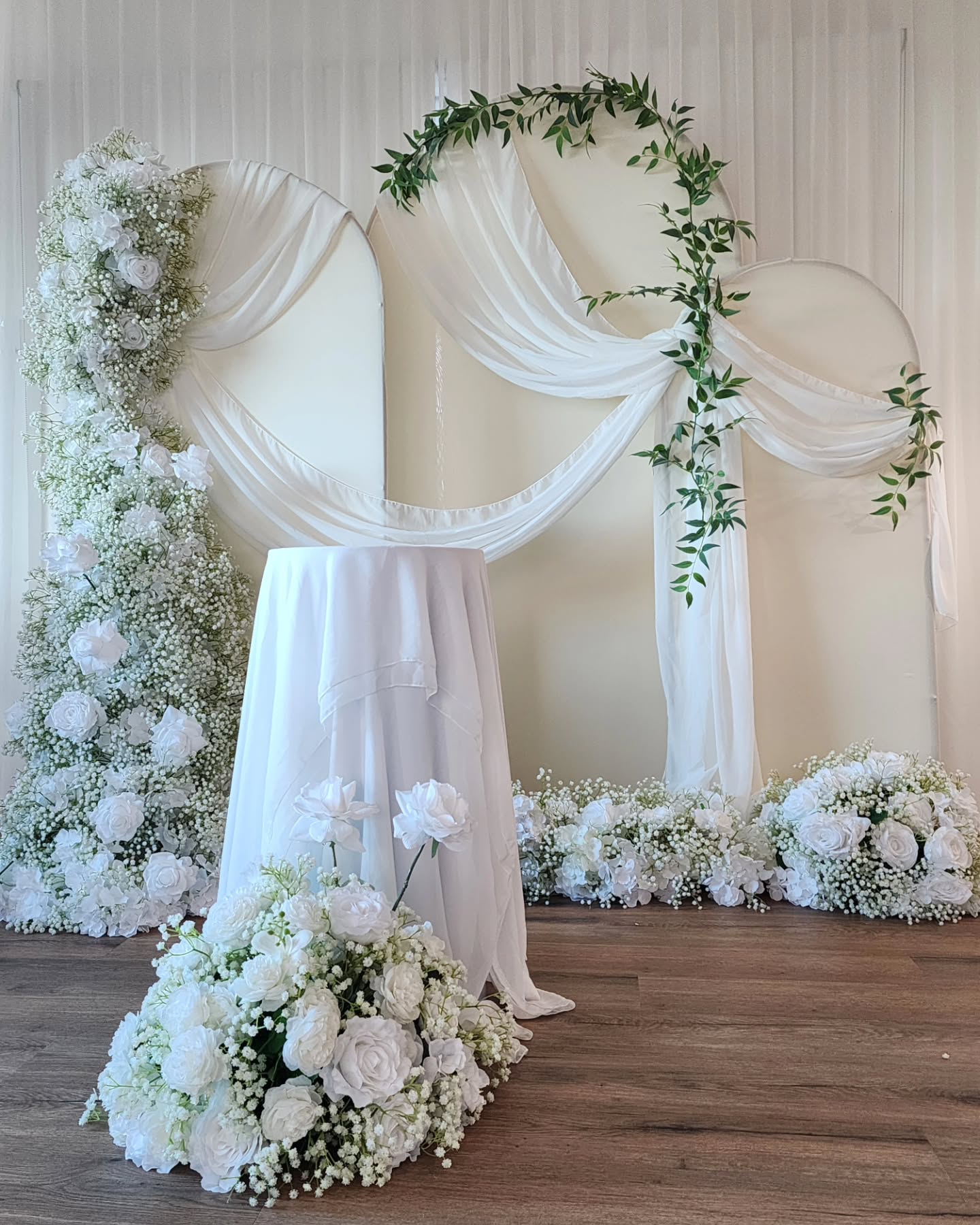 Bride-to-be!
Elegant setup featuring neutral whites, nudes, and baby's breath, with subtle chiffon draping.
This also works for your wedding welcome signs, and cake backdrops, birthdays and babyshowers.
We can supply a 6x3m backdrop curtain as well as candles and matching table centerpieces.
Make your event unforgettable with Decodays.
Feel free to enquire about our flower options and available dates!
#eventflorals #weddingflorists #eventstylists #eventdecoration
#bridetobe #babyshower #babiesbreath #draping