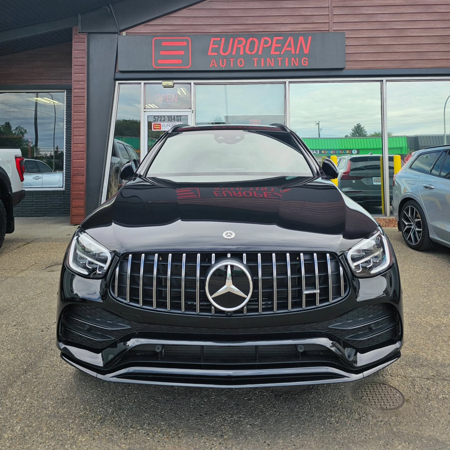 2020 Mercedes-Benz GLC43 AMG — protected from top to bottom with a full suite of XPEL films.
We installed XPEL Windshield Protection Film on both the windshield and the full panoramic roof, guarding the glass from rock chips, pitting, and harsh road debris without compromising clarity or visibility.
The entire front end is wrapped in XPEL Ultimate Plus PPF, offering high-gloss, self-healing protection on the hood, fenders, bumper, and mirrors — preserving the AMG’s aggressive styling while keeping it showroom-ready.
-European Auto Tinting- Est. 1994
📞 (780)-438-4676
🌐 EuropeanAutoTinting.com
📧 Sales@EuropeanAutoTinting.com
📍 5723 104 Street NW, T6H 2K1
Our Services Include:
• XPEL Paint Protection Film
• Windshield Protection Film
• Coloured PPF Wraps
• Window & Taillight Tinting
• Paint Correction & Ceramic Coating
#GLC43AMG #MercedesAMG #XPEL #WindshieldProtection #PanoramicRoofProtection #FullFrontPPF #XPELUltimatePlus #LuxuryProtection #EuropeanAutoTinting #YEGDetailing #Since1994 #YEGAuto #PPFInstall #MercedesCanada #AMGProtection