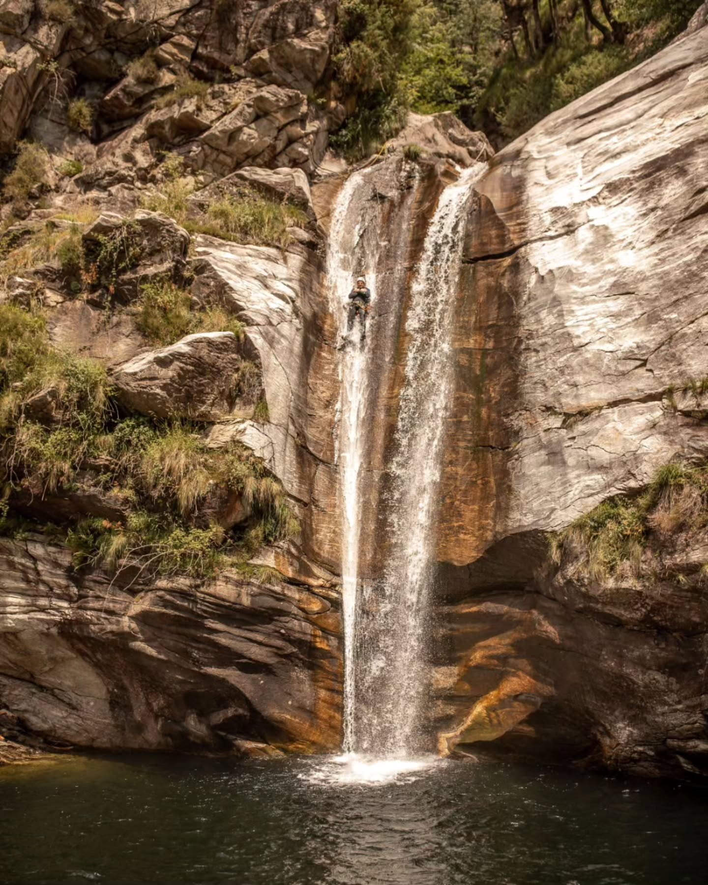 see u in a few days ticino 👋🏻
Foto: @wildembrace.photo
#throwback #seeyousoon #tessin #ticino #ticinomoments #switzerland #visitswitzerland #canyoning #wasserfall #abseilen #rutschen #outdooradventures