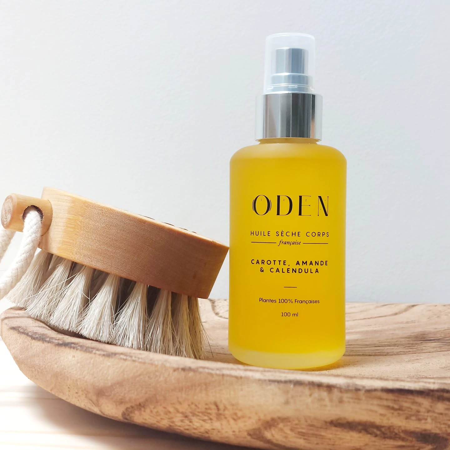 L’huile sèche corps Oden est un rituel tout simple mais précieux.
Une texture fine, soyeuse, qui pénètre vite et laisse la peau douce, nourrie, satinée…
Des plantes françaises, des actifs bruts, rien de superflu. Juste l’essentiel.
🌿 Fabriquée en France
🌸 100% d’origine naturelle
🤎 Convient à toutes les peaux
Pour fêter l’été, profitez de -20% sur tout le site
avec le code : ETE25
(jusqu’à lundi soir 🌞)
Prenez soin de vous🌾
#lesjoliesemplettes #beauteslow #odencosmetiques #huilecorpsnaturelle #soinducorps #rituelslow #ete2025