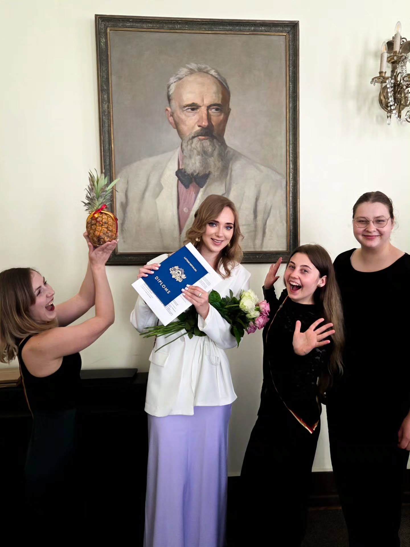 Mūsu Sofija, mūsu līga!!! Sirsnīgi priecājamies par vēl vienu absolventi mūsu pulkā!