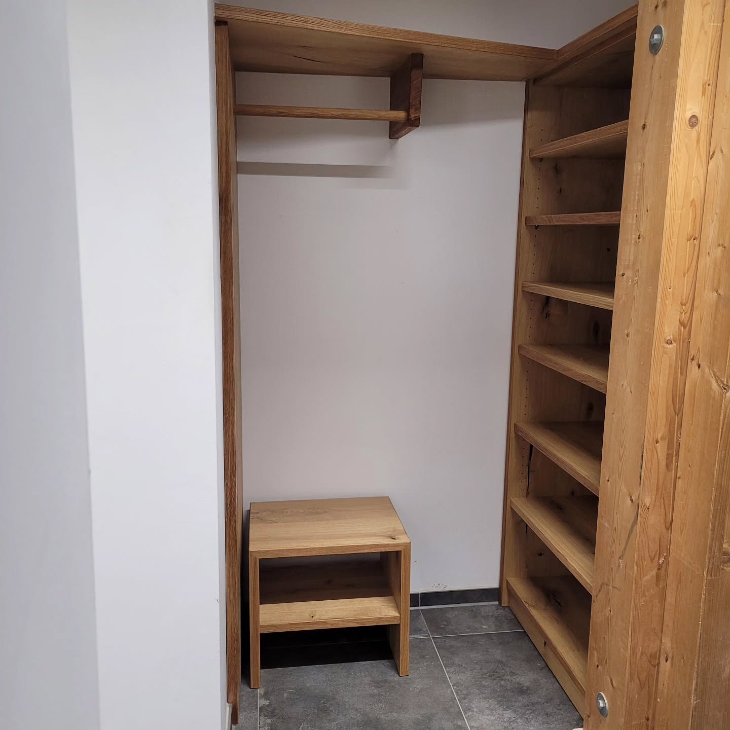 Gaderobe in Eiche Massiv geölt