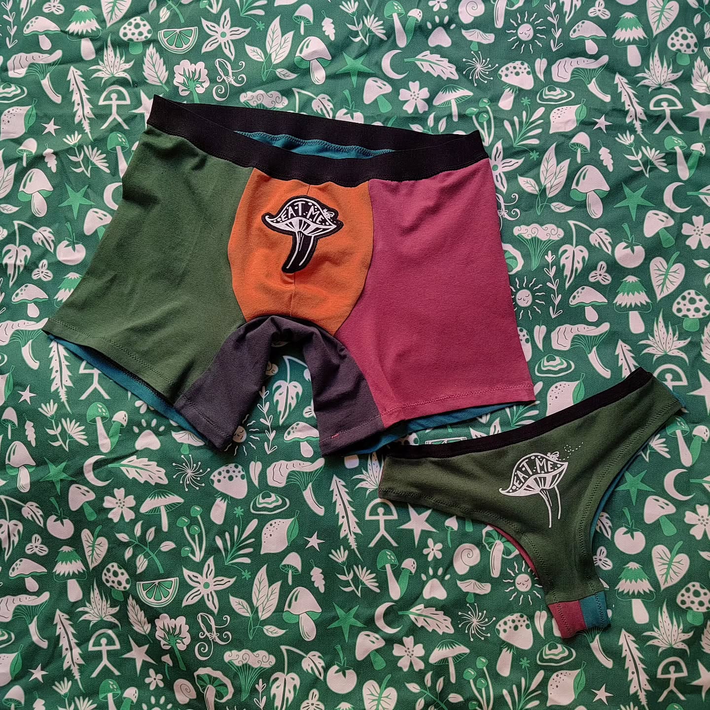 making these will always make me smile, and people finding them and realising what they say also always brings a smile. it's why they've done so well for all these years 💚
www.houseofbeanco.com
#eatme #eatmemushroom #aliceinwonderland #botanical #hemp #hempclothing #sustainableclothing #handmade #madetoorder #smallbusiness #screenprint #mushrooms