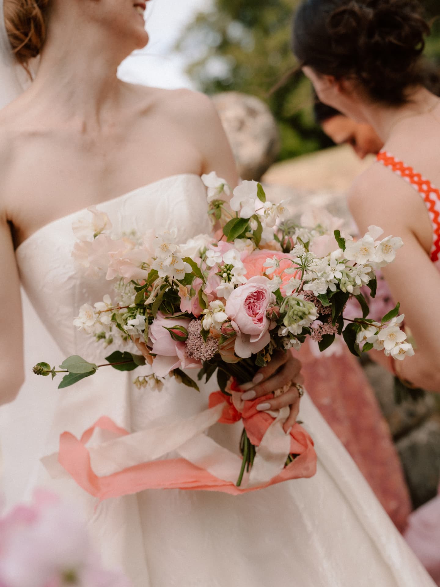 It's so exciting... It's that time when galleries start appearing in your inbox.
This glorious wedding for S & N held at Hindon and @hatchhousewiltshire. I loved working with S &N. I gave them a little nudge over a coffee during our consultation to be a little braver with colour and her individual touches for her wedding day. Because, to be honest, you can never be too bold in a marquee..
Her vision was glorious.. and the sun shone on their happy day. Everything from the 2cv to the hours of hand painted candles.. and Shakespeare quote..
Her bridesmaids' sweet peas bouquets were a delight and whimsical. The rest of the flowers were a symphony of mock orange blossom sweet peas, peonies, garden roses, and more.
@joehallweddings captured the day perfectly.... in every way!
Marquee @dpmarquees
Catering @vaughans_kitchen
Dress @sassiholfordbridal
HMU @carolannearmstrong
Co Ordinator @thewedding_bee