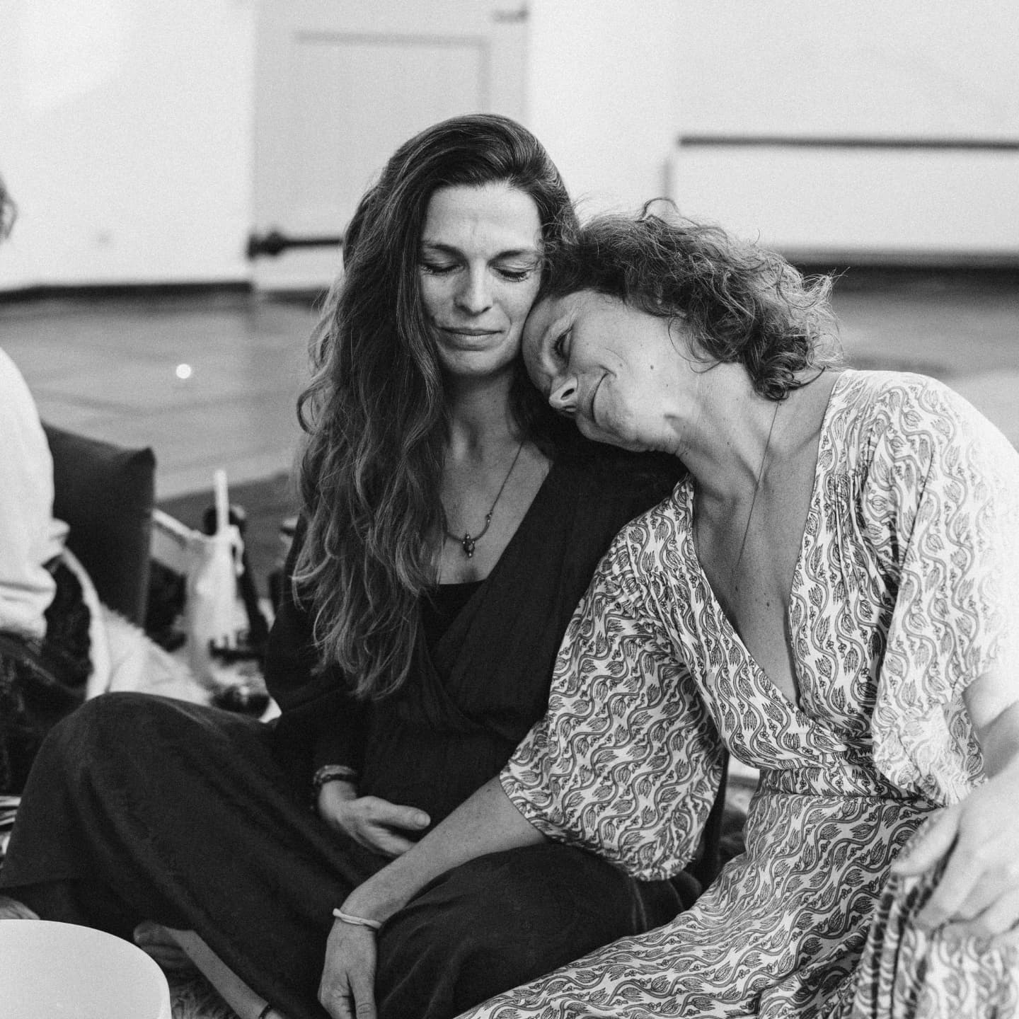 🌹 A true pure Sisterhood is sacred, here is why...
Having a soul sister is truly empowering, once you can create the safety within the relationship and meet each others shadows with a compassionate heart and non judgmental state of mind, it will uplift each others life.
A genuine sisterhood is about wisdom sharing, listening, curiosity, support and space holding.
It is about non-judgement, respect and unconditional love.
Unconditional love is the frequency a Spirit of the Rose holds within her womb. It is pathway of Remembrance many women currently walk. When walked together with Soul sisters, it enlightens our inner shadows and uplifts our potency as an individual woman and as a collective. It brings nourishment to many lives and the Earth.
Ashleigh, my dear soul sister, and I, again and again turn back to the sacred space within our relationship, in which we listen to each other with an open and curious heart. Deep trusting, we never intend to hurt each other, rather inspire and uplift the other. This is being felt in our sacred work, in ceremony, circles, and retreats.
That is what sisterhood is about for me. True genuine connection from heart to heart. Helping each other to shred old skins and breaking free from old sisterwound patterns.
We would love to welcome you within our growing Sisterhood community, a place to come home to.
🌹 Sacred Feminine & Earth Spirit Ceremony 23.08
🌹 Spirit of the Rose Mini-retreat 21.09
🌹 Spirit of the Rose Portugal Retreat 22 - 26 Oct.
And more to come...
❤️ love you @mck.ash
📸 @yoko.worldwide