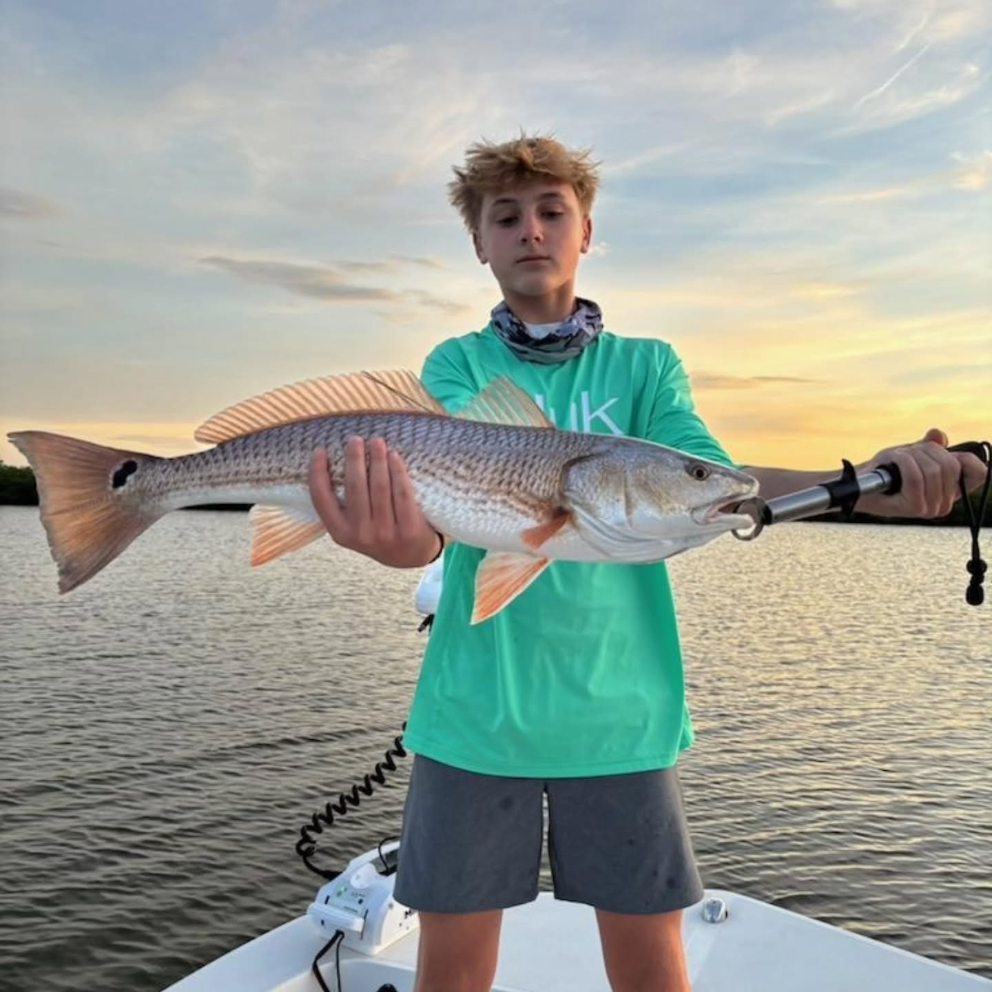 Fun day with some new clients! #buckedupapparellc #coderedfishingcharters #floridalife #floridafishing #floridafishingproducts #newsmyrnabeach #mosqutiolagoon #4horsemancorks #sordknives #xtratufboots #kto_customrods www.coderedfishingcharters.com