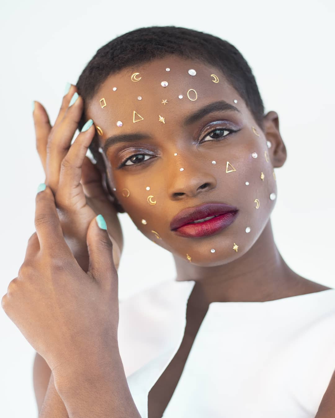 some more 2020 work pre covid for Dreamingless magazine.
@mistythebrandofficial from @d1models
photographer: @cocoshawvisuals
photographer assistant: @sonia.xxo
mua: @teresa.makeup
mua assistant: @makeup.by.georgiaaa
designer: @delacollective
studio: @renaissance_studios_