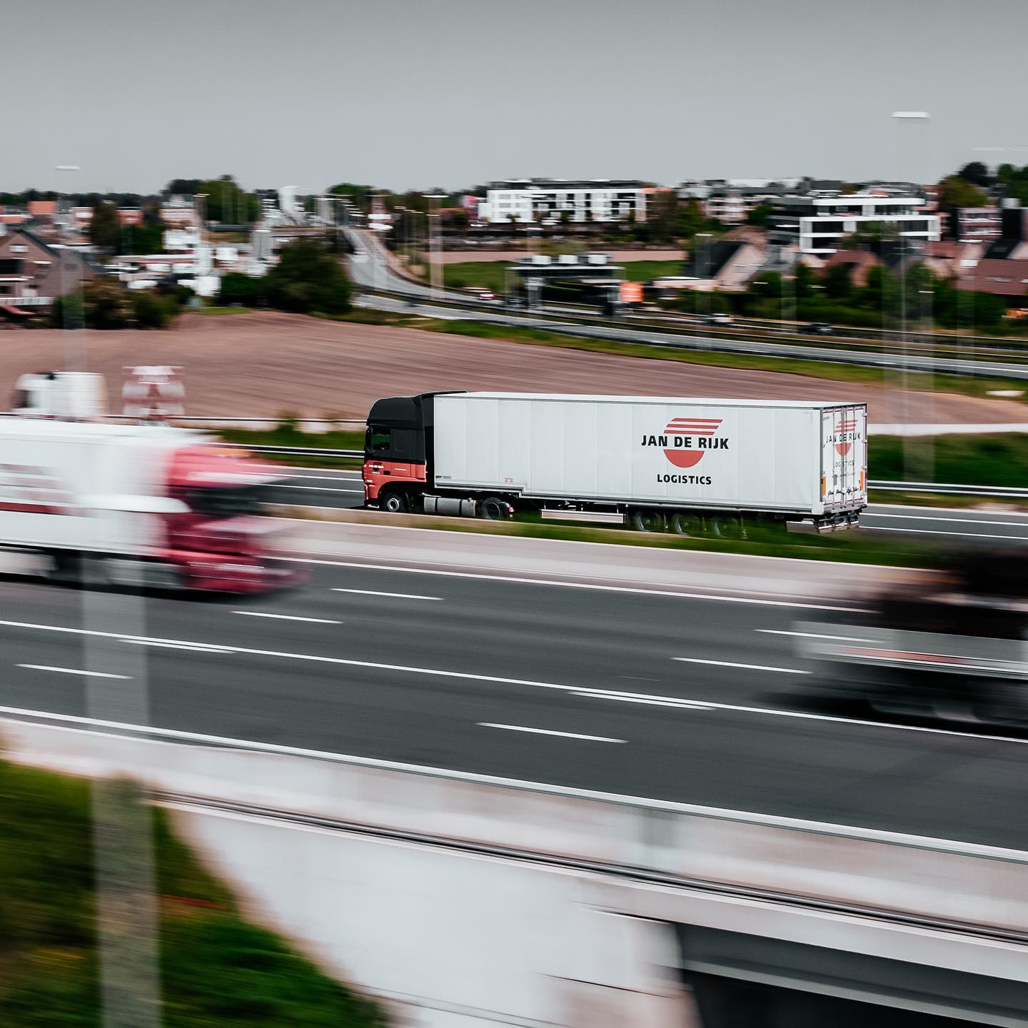 #dronephotography to another level :)
@janderijklogistics .
✈️ - @rpaswork 🎥 - @belaeyfilm.productions