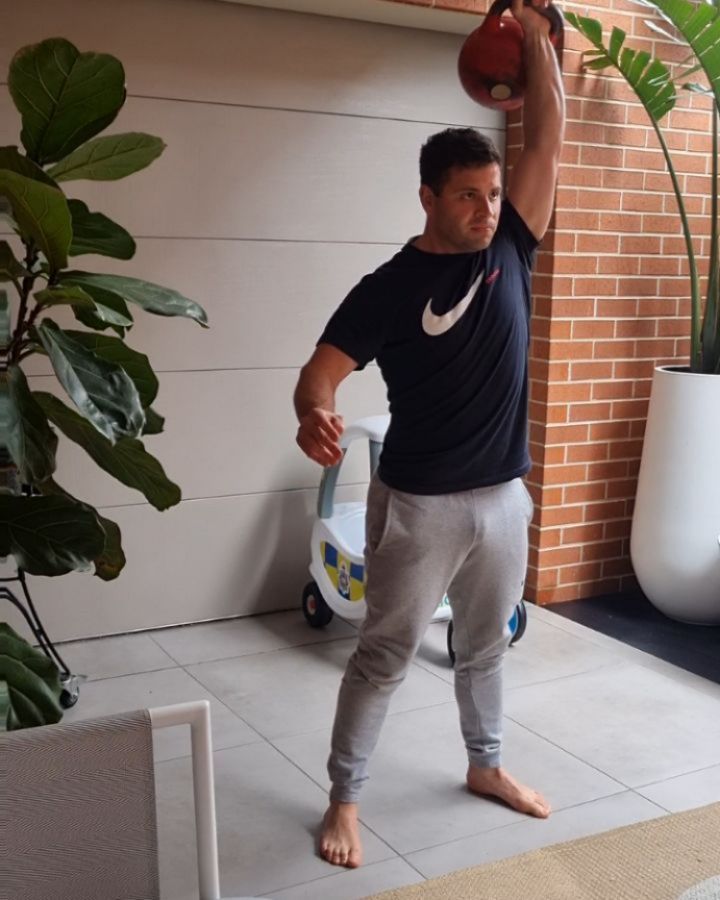 First session of week 1/12 from the next snatch block.
Lower volume day
32kg x 5R/5L EMOM x 10minutes
*first and last set shown.
In 13 weeks Ill test myself out with the 5min snatch test using the 32kg. Ill couple this with some heavy swings and deadlifts and see how this all pans out.
#strongfirst #snatchtest #kbsnatch #kettlebelltraining #sfg