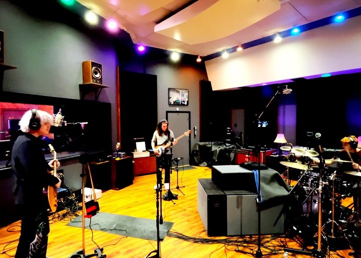 2022 🥳 @4no3signal2