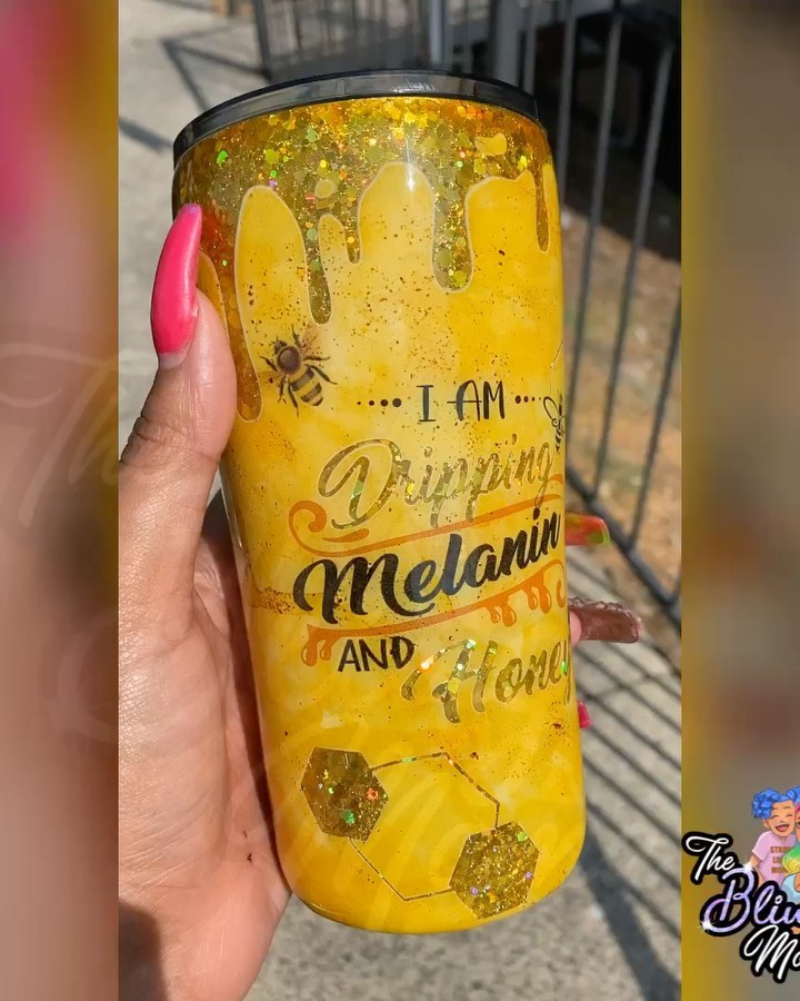 Dripping’ in #melanin and #honey!! #melaninated #honeycomb #honeypot #buzz #honeygold #TheBlingMoma #KAECustomCreations #handcrafted #epoxytumbler #huntsvillealabama #birminghamalabama