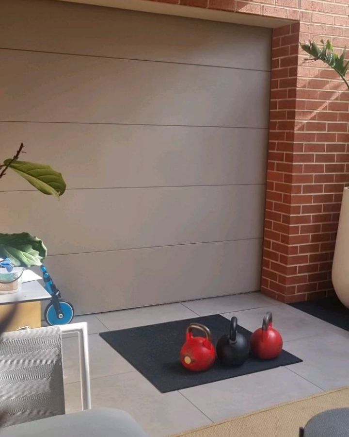 23/01/2023
Back off day
Dble Clean&Press - 32/36 x 10 x 2 EMOM
Dble Swing - 32/32 x 10 x 7 EMOM
Pullups - BW + 24kg x 6 x 2 rest60sec
All done is under 40minutes.
Skipping peppered over the day for 4 x 400
#kettlebelltraining #kettlebellstrength #strongfirst #sfg #cnstrength #minimalist #personaltraining