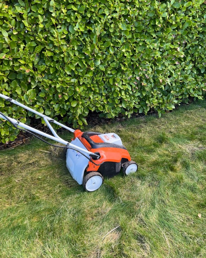 We’re into scarifying time of year, it still amazes us how much thatch and moss comes out on most lawns!!
#satisfying
#stihl
#stihlscarifier
#scarifications
#gardenmaintenance
#gardeninspiration
#gardenlove