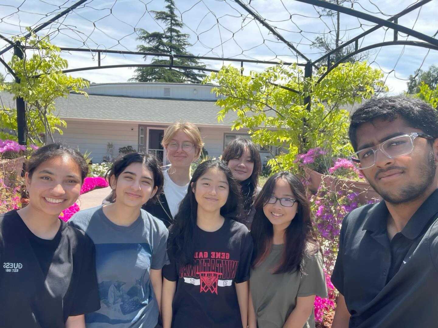 May TAP Trip 🌱
Thank you to everyone that came out and endured the heat askjfjs 💪 Members participated in gardening and furniture relocation projects to assist Fou Bao Shan Temple’s current renovations!!