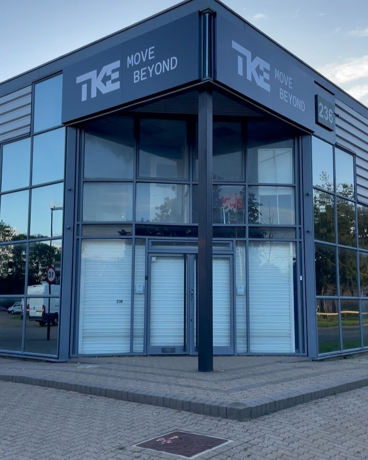TKE Warrington. Two aluminium pans. #signs #signage #signageinstallation #installation #fyp #warrington