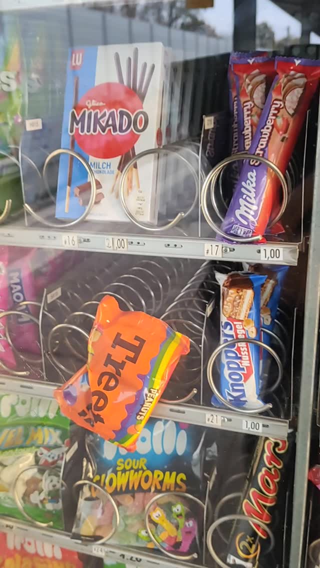 Die Gelegenheit hat sich ergeben... Was hättet ihr gemacht?
😄🙈
#fail #automat #foodlotteryfail