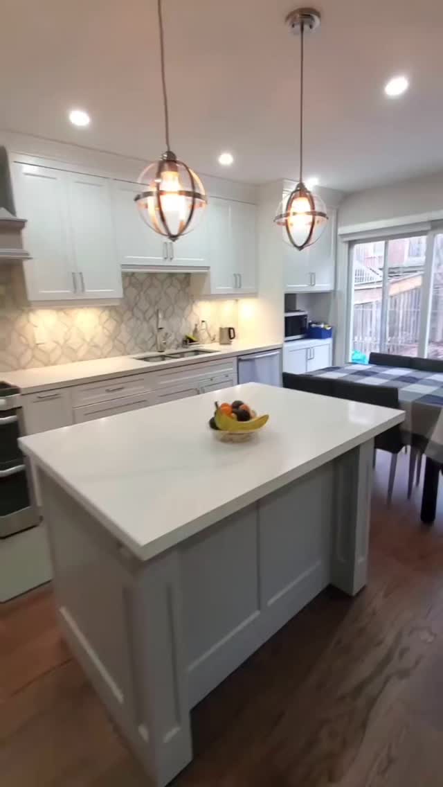 #reno #renovation #remodeler #renovator #homedecor #homerenovation #homedesign #kitchendesign #kitchenremodel #kitchenrenovation #beauty #reels