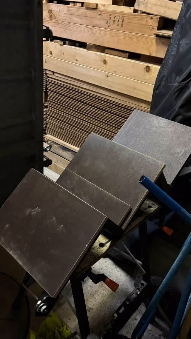 Hemsen und Ecke: Stiegenmontage done ✔️ #bbq #smoker #feuer #inzing #pulledpork #selfmade #fleisch #holz #tirol #brisket #anhänger #erfolg #vorfreude#sicher #spaß #besteleben