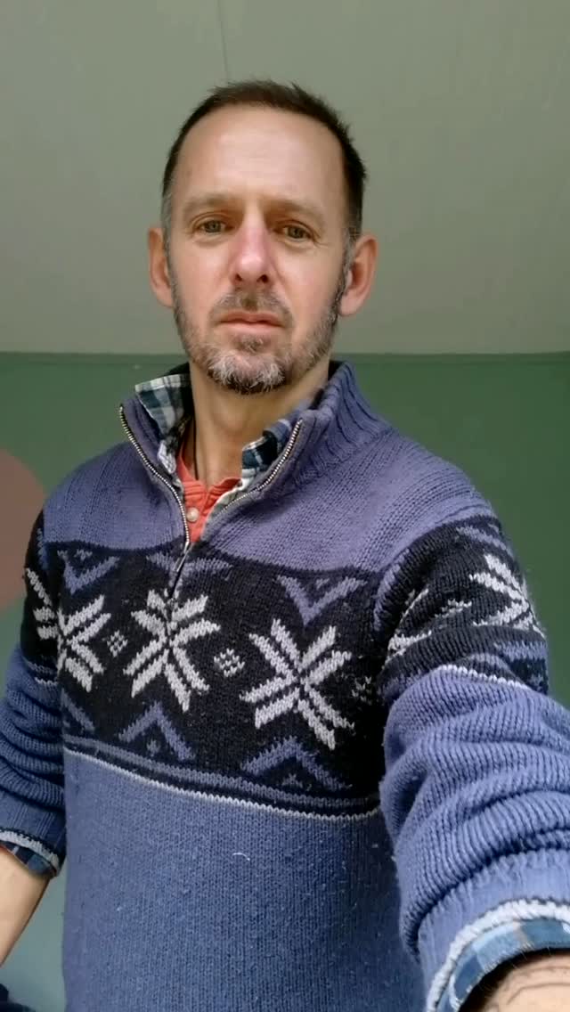 Me & my furry friend Blue would like to offer out a few tips as to how to keep your vibes high in these times... & not get down about things.
Hope you enjoy...
Blue is my greatest teacher!
#moreplay #joy #newearth #timesoftransition #newparadigmliving #mentalhealthmatters