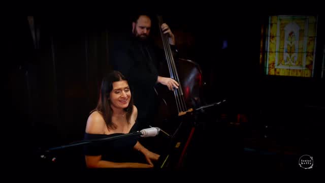 Thank you @j_jagger27 for suggesting we do this song, Lover. And we will do this song tonight at @suzettescreperie
@martinstonikas
💄 @jadelabriola
Videography Garry Grasinski
Location @northcentralcollege
#taylorswift