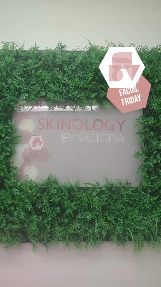 Facials are the best part of the day 😍
My client, enjoying a 90 minute custom facial!
#facialfridays