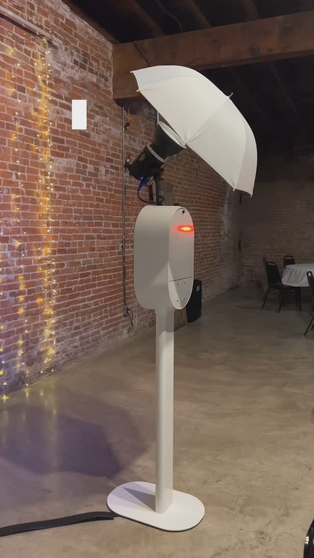 Were you even at the party if you didn’t hit up the photo-booth? 😉