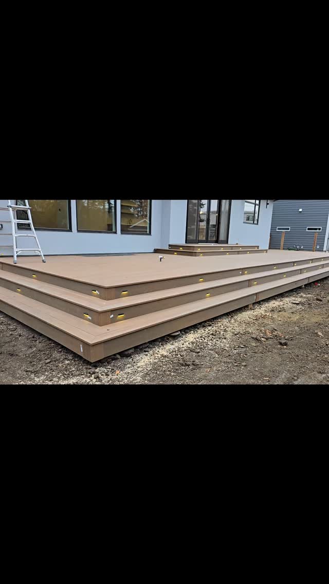 Meant to post Thursday but here ya go. Done! Biggest of the year. Monster 56' x 15'6" @fiberondecking Warm Sienna. Complete with fiberon lighting (great system btw as long as you don't punch holes through lights with your drill). Full wrap around stairs. To the builders, zero end cuts or butt joints.
@acelangehomes
@lbhtimbermart
@fiberon_trev