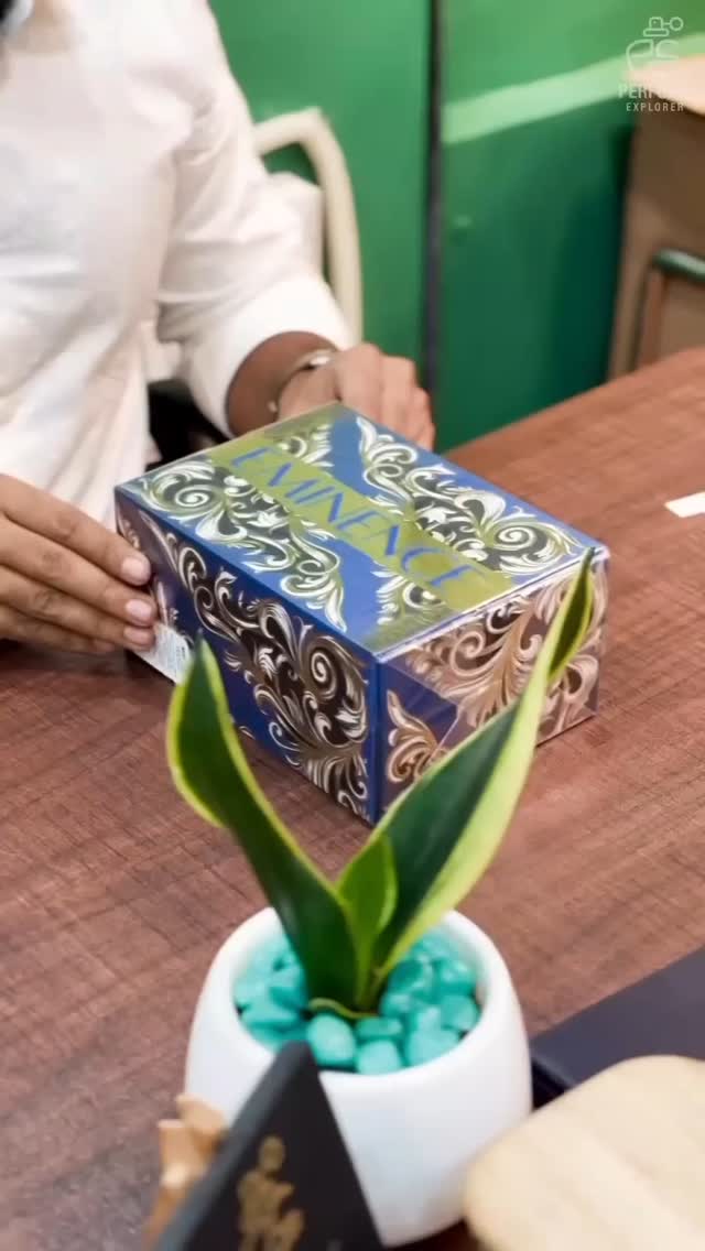 Packaging design for Birra Perfumes. We used the latest upcoming forecasted design trends for 2025/26 to design this! Being in the business for the past 18 years we are updated with the upcoming trends of the coming years so that your product packaging don't look prehistoric when they get on the shelves. Hope you guys like it.
#graphicdesign #brandidentity #perfumepackaging