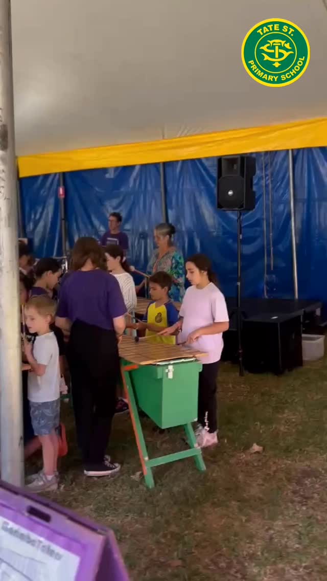 Miss Rocca and the amazing MarimbaTaters facilitating a workshop in the kids zone at the Queenscliff Music Festival #queenscliffmusicfestival