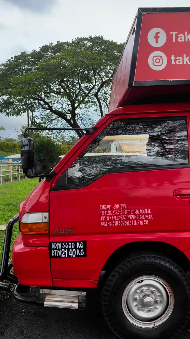 Tonight, we are at Jalan Song near Peach Garden.