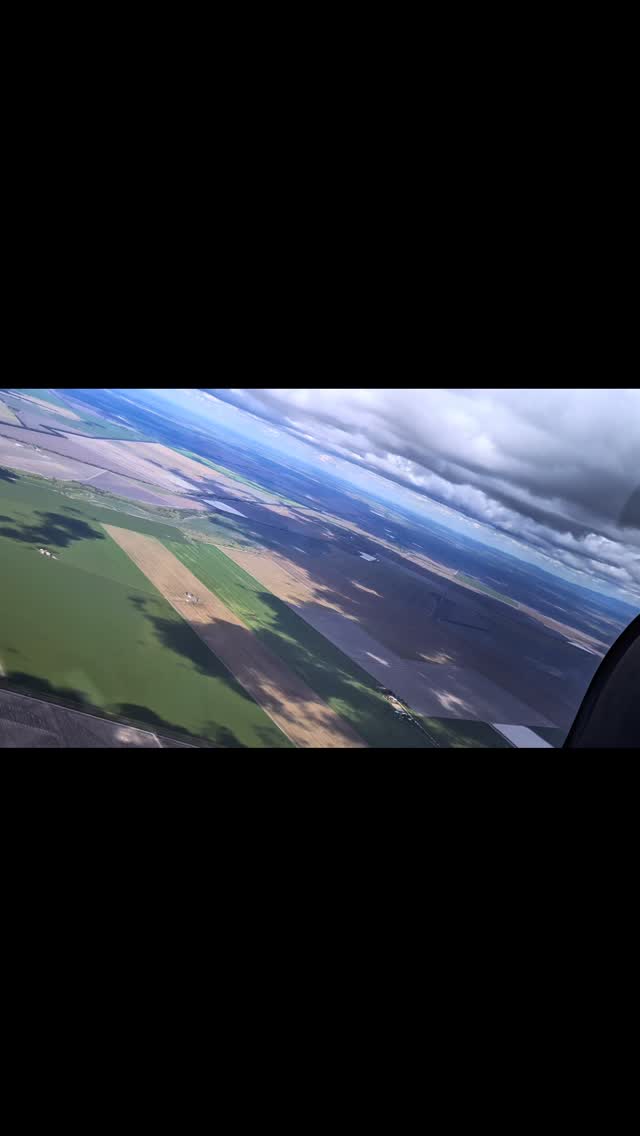 More Amazing Gliding conditions last weekend.