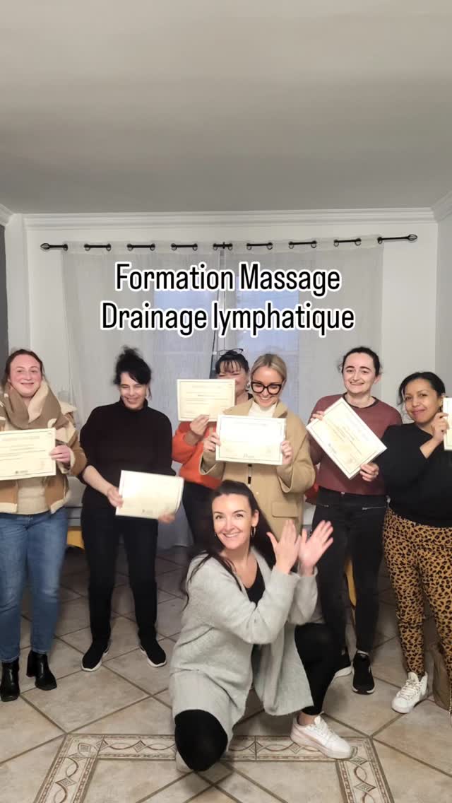 ✨ Félicitations à mes élèves certifiées en massage drainage lymphatique ! ✨
Quelle fierté de vous voir évoluer et maîtriser cette technique si bénéfique pour le corps et l’esprit.
🌿 Le drainage lymphatique est une véritable allié santé : il stimule la circulation, réduit la rétention d'eau, booste le système immunitaire et favorise une sensation de légèreté incomparable.
Bravo pour votre engagement et votre passion tout au long de cette formation. Vous êtes prêtes à offrir à vos futurs clients des moments de bien-être et de soin inestimables ! 🙌
📅 Prochaines formations :
Vous souhaitez vous aussi apprendre ou vous perfectionner en massage drainage lymphatique ? Mes prochaines sessions arrivent bientôt. Restez connectés !
#DrainageLymphatique #FormationMassage #CertificationMassage #BienEtre #SoinCorps #MassageTherapeutique #MassageDetente #FormationProfessionnelle #Apprentissage #PassionDuMassage #BoostVotreCarrière