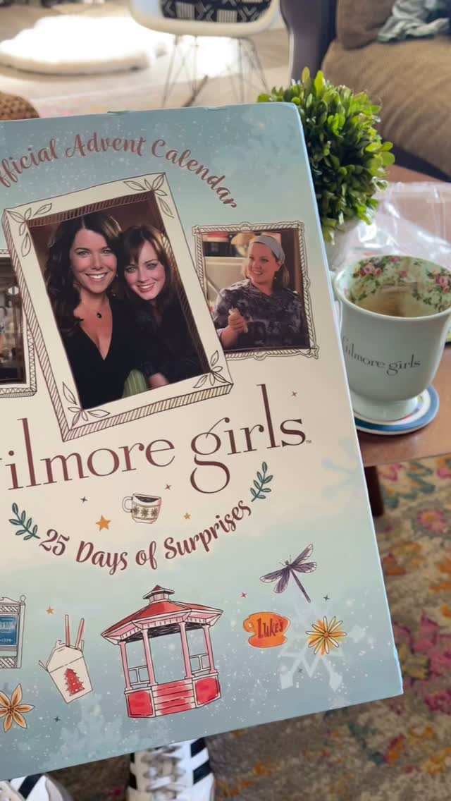 Happy December!
So excited for this fun adventure calendar and all the #gimoregirls goodies that await.