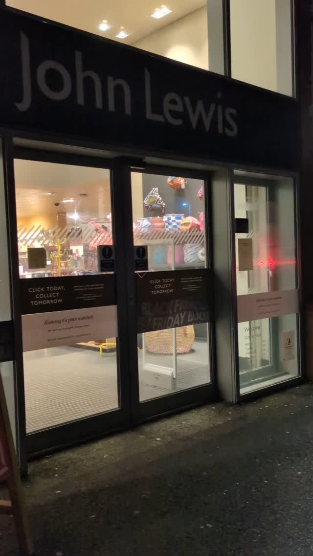 Having such a wonderful time at John Lewis Chichester! 🎄 So proud to be part of this incredible, established company #JohnLewis #ChristmasJoy #SustainableGifts #Chichester