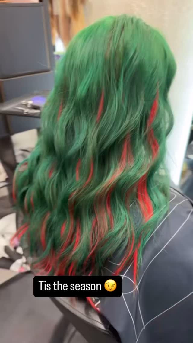 Can’t get enough of this festive hair!! This look was achieved with a mixture of IBE @invisiblebeadextensions and k tip extensions for red accent!! ❤️💚🎄
TEXT (518) 989-7535 (SLEK) to schedule your consultation with our extension queen, Kelsey @kgglam ✨
Slēk Salon Clifton park - 1603 Route 9 Halfmoon Ny 12065
Slēk Salon Albany - 1801 Western Ave Albany NY 12203