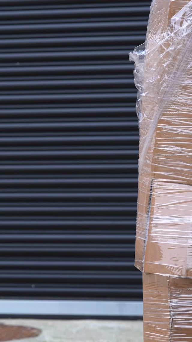 HYROX X NEBULA
✊😝
We've still one more drop before the year is finished.
Big thank you to @fitfactory_equipment for finding these gems.
Nautilus XPLOAD Bicep & Tricep
❤