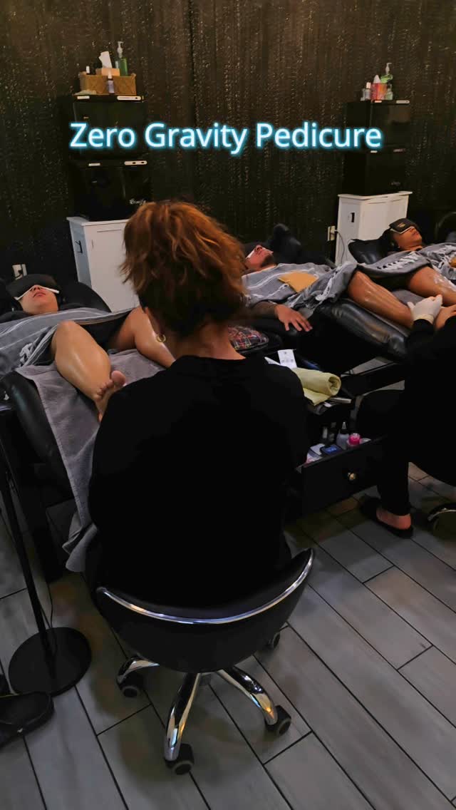 Come treat yourself 🥰
www.evolvesalonandspaaz.com for full menu. Call to schedule!
💚2605 W Carefree Hwy
Phoenix, AZ 85085 623-225-7773
💚6520 W Happy Valley Rd Glendale, AZ 85310 480-361-1604
#Phoenix #Arizona #salon #thingstodoinphoenix #nontoxic @aveda @Dazzle Dry