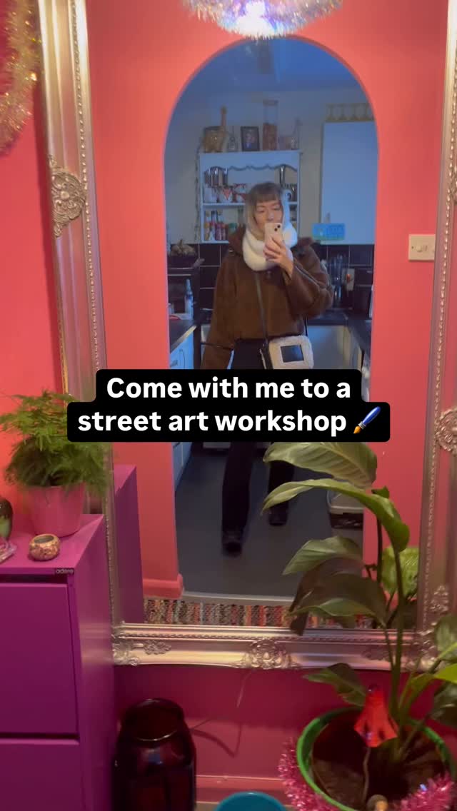 Come with me to a street art workshop in an art space that used to be the old police station in Bristol 🎨🖌️
@graftworkshop @theislandbristol
#streetart #graffiti #graffitiart #bristol #bristolstreetart #graft