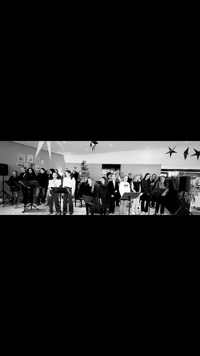 #HappyXmas #warisoverifyouwantit #zingenvoormensenmetdementie #dezingstudio