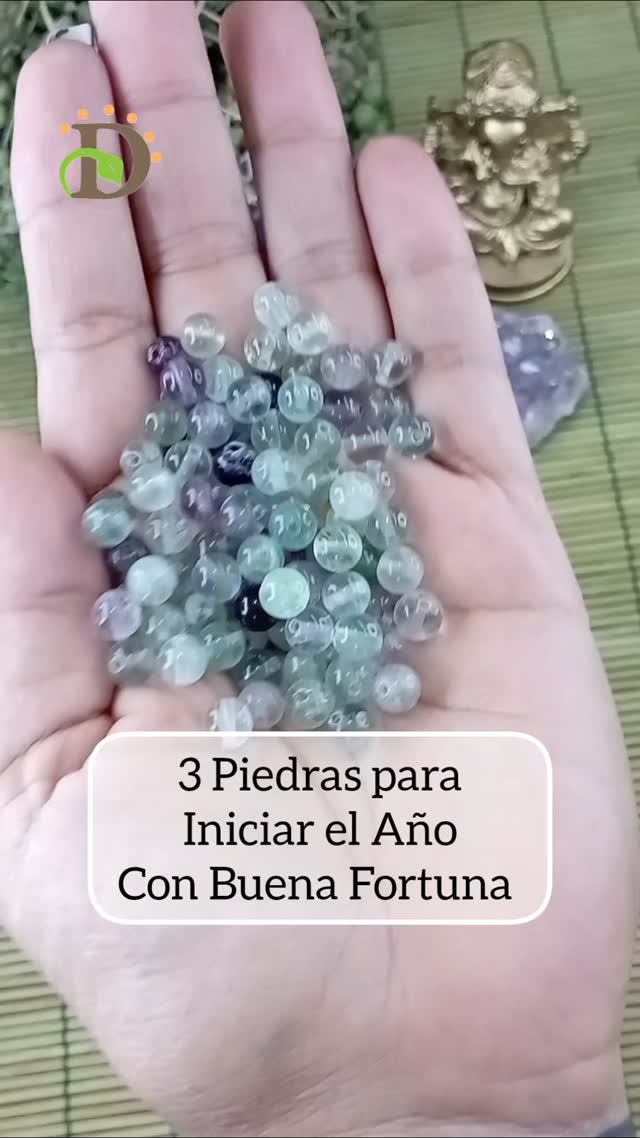Estás son 3 piedras buena vibra para iniciar el próximo año con el pie derecho
#fluorite #fluorita #malachite #malaquita #cuarzoverde #greenquartz #handmadejewelry