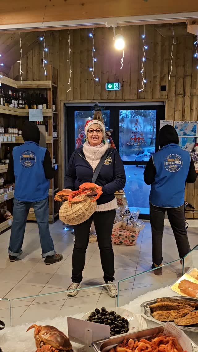 Chez thalassa tradition nous avons 3 passions dans la vie : les huîtres, les coquillages,les crustacés ! Joyeux noël 🎅
On vous attend dans notre magasin
=> 1 Rue de la vieille digue à Blainville sur mer
#huîtres #dansedeforet #josianepichet #oysters #noël #happy #christmas #thalassatradition #ostreiculteur #commander #boutique #blainvillesurmer #fruitsdemer