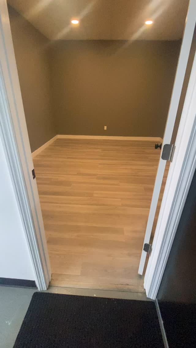 And that’s a wrap! Stay Mobile Physical Therapy is officially on the move. We’ll be closed until the start of the new year and will re-open in our new location January 2nd 2025. Stay tuned for more 😉 #physicaltherapy #staymobile #prevention #wellness #manchesternh #londonderrynh