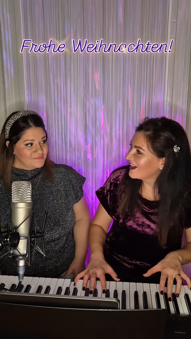 Auch wenn meine Schwester jetzt wieder in Georgien ist, bringt mich dieses Duett von Stille Nacht das wir zusammen aufgenommen haben, ihr heute ein StĂŒck nĂ€her. đ«
đâš Ich wĂŒnsche euch allen Frieden, Freude und die Magie der Familie an diesem besonderen Tag.
.
.
.
.
.
#froheweihnachten #singersofinstagram #merrychristmas #silentnight #singers #sisters #Schwester #duet #duo #sistersduo #family #fröhlicheweihnachten #christmas #weihnachtszeit #christmastime