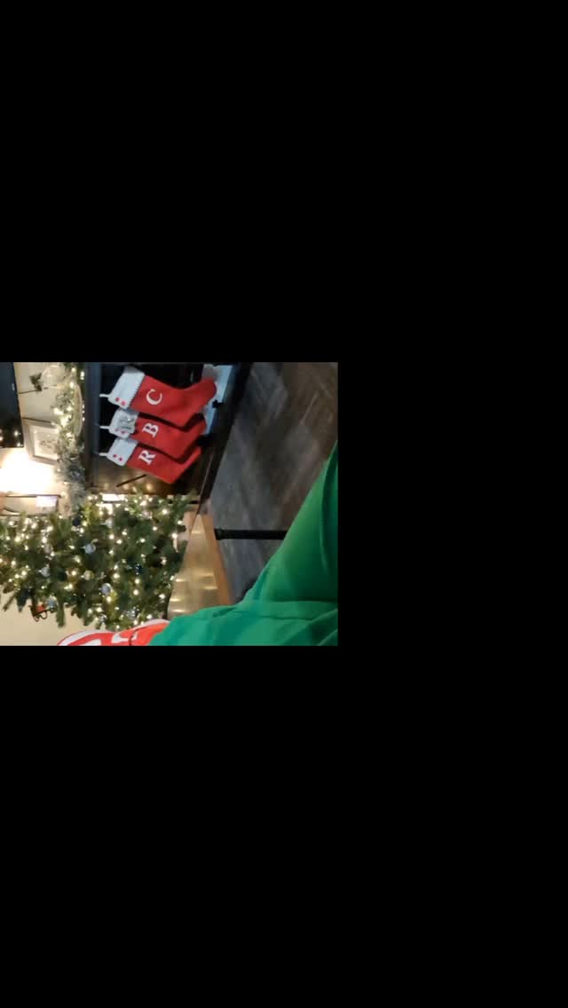 We want to wish everyone a Very Merry Christmas and the happiest of holidays!!
Grateful to the best patients, staff and community!
#newbergfamilyeyecare #travelingeyedoc #lovemypeople #itsthesmallthings #bestpatients #beststaff