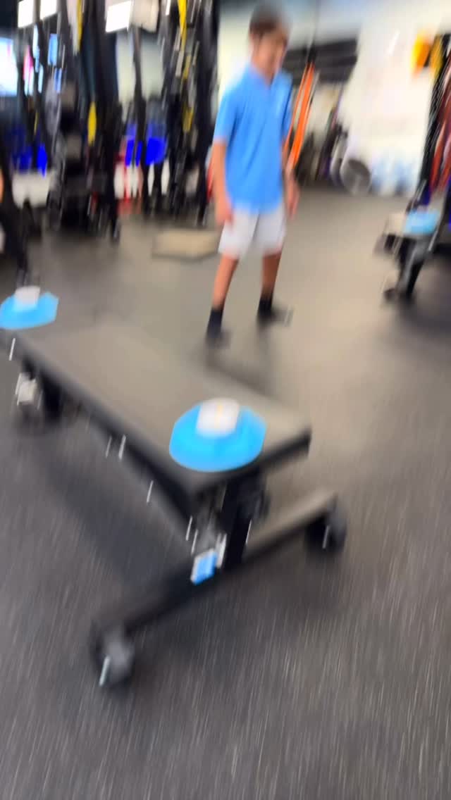 Agility training is the key to keeping young athletes quick on their feet and ready for anything on the field. 🏃♂️💨 These drills not only boost reaction times but also enhance overall coordination and performance. #optimumperformancecenter #eliteathleteactivation