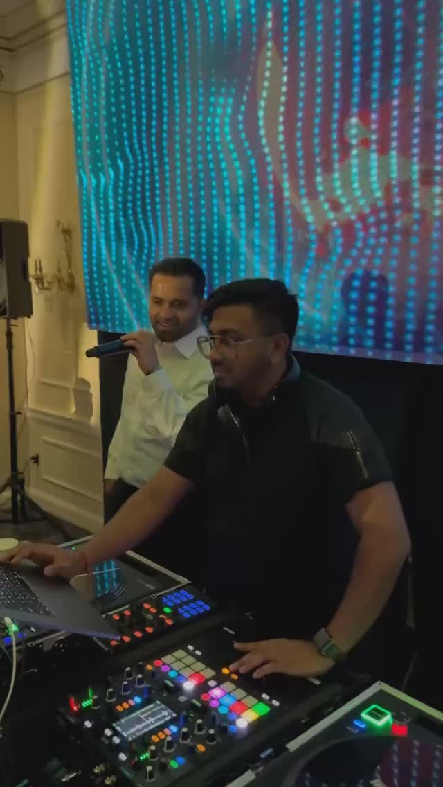 you never want the party to stop when you have DJ Smith at your party 🕺🏽🥳
•
🎧 @itsdjsmith
🎤 @anujtevar
•
•
#dnseventsolutions #weddingdjs #newlyweds #indiandj #indianwedding #bride #groom #dj #bollywood #weddingvibes #djlife #dancefloor #reception #southasianwedding #weddingdjservice #nonstopdance #partytime