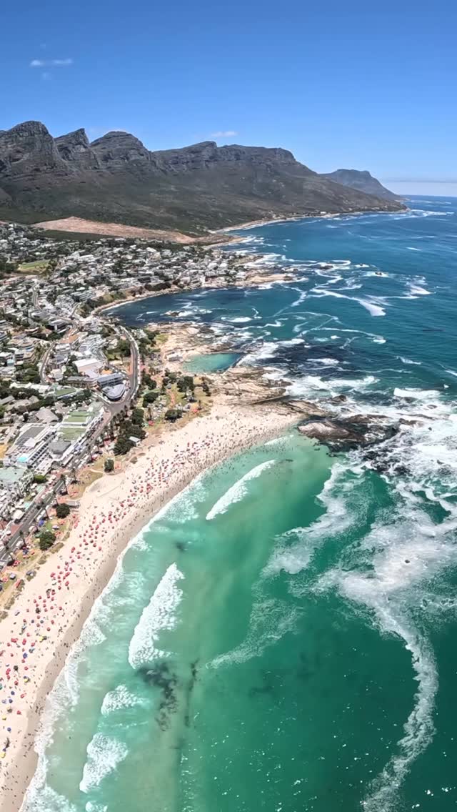 Camps Bay midday 1 January 2025
Beaches are packed and many are enjoying the start of the new year. Happy new year!
#capetown #capetownbeaches #capetownactivities #capetownsouthafrica #newyears #paragliding #skysafari