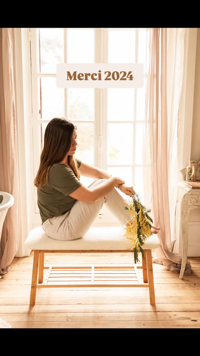 2024 a été riche en rencontres et en apprentissages, j'espère que 2025 le sera tout autant.
Mon entreprise fêtera ses 2 ans en février et je vous réserve des surprises pour l'occasion...
Je vous souhaite à toutes et à tous une merveilleuse année 2025