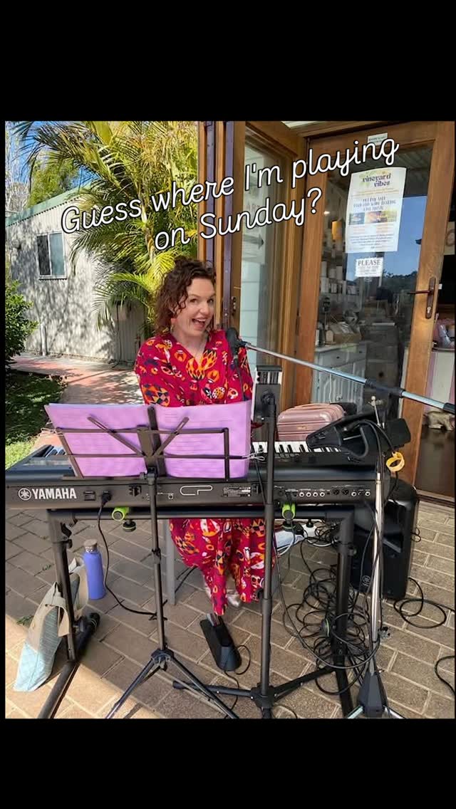 Guess where i'm playing on Sunday?
I'll give you a hint...
It's @cambewarraestate
... I'm not good at guessing games...
It's going to be a scorcher so grab a chilled glass of vino, sit back and enjoy the views and tunes.
Come say hi
Xoxo